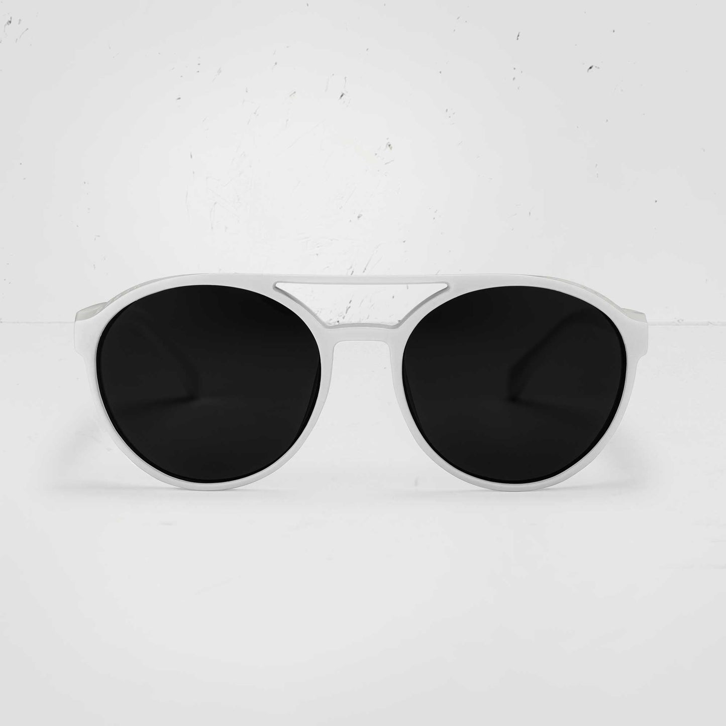 Rickard | White / Black