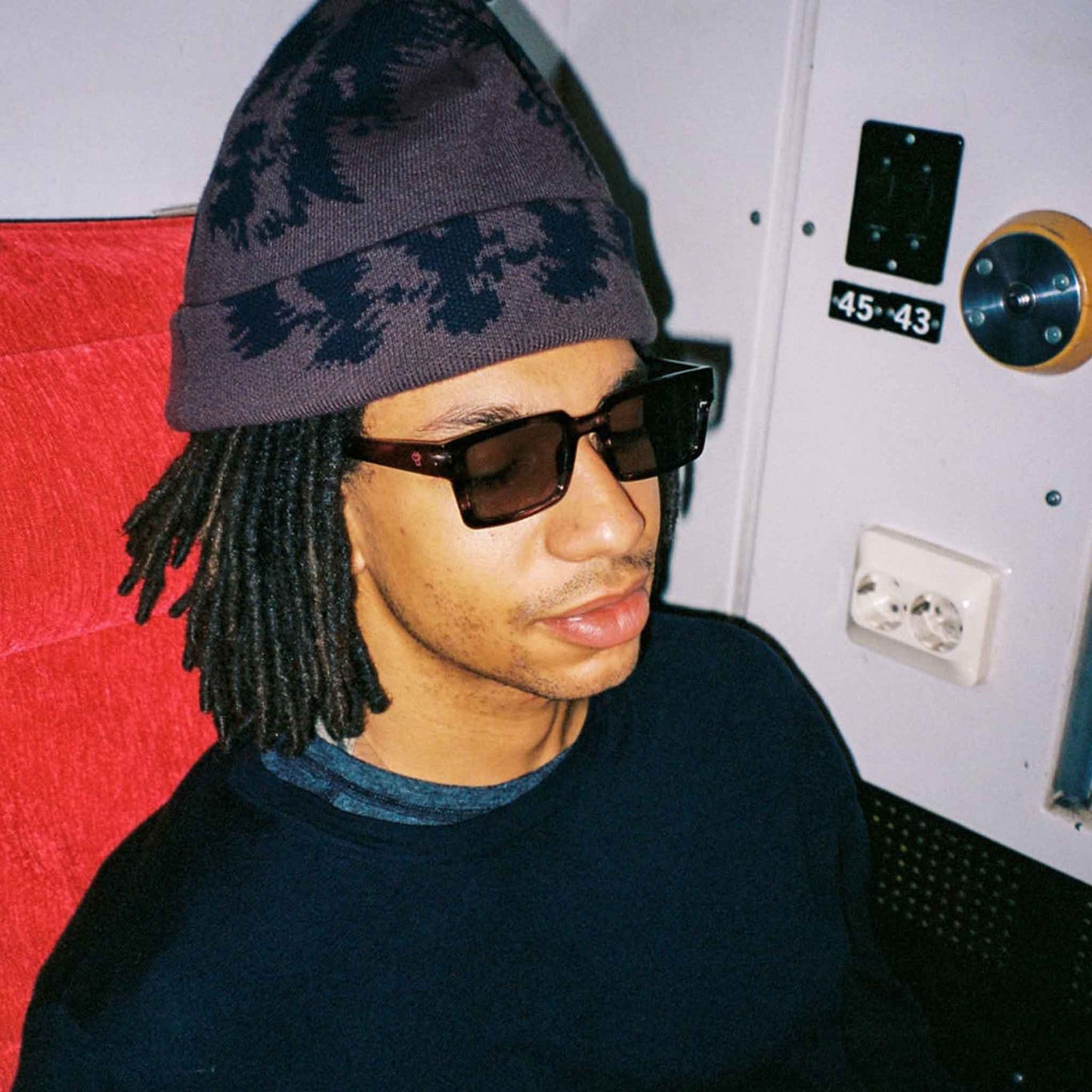 Stellar | Grey Turtle / Grey