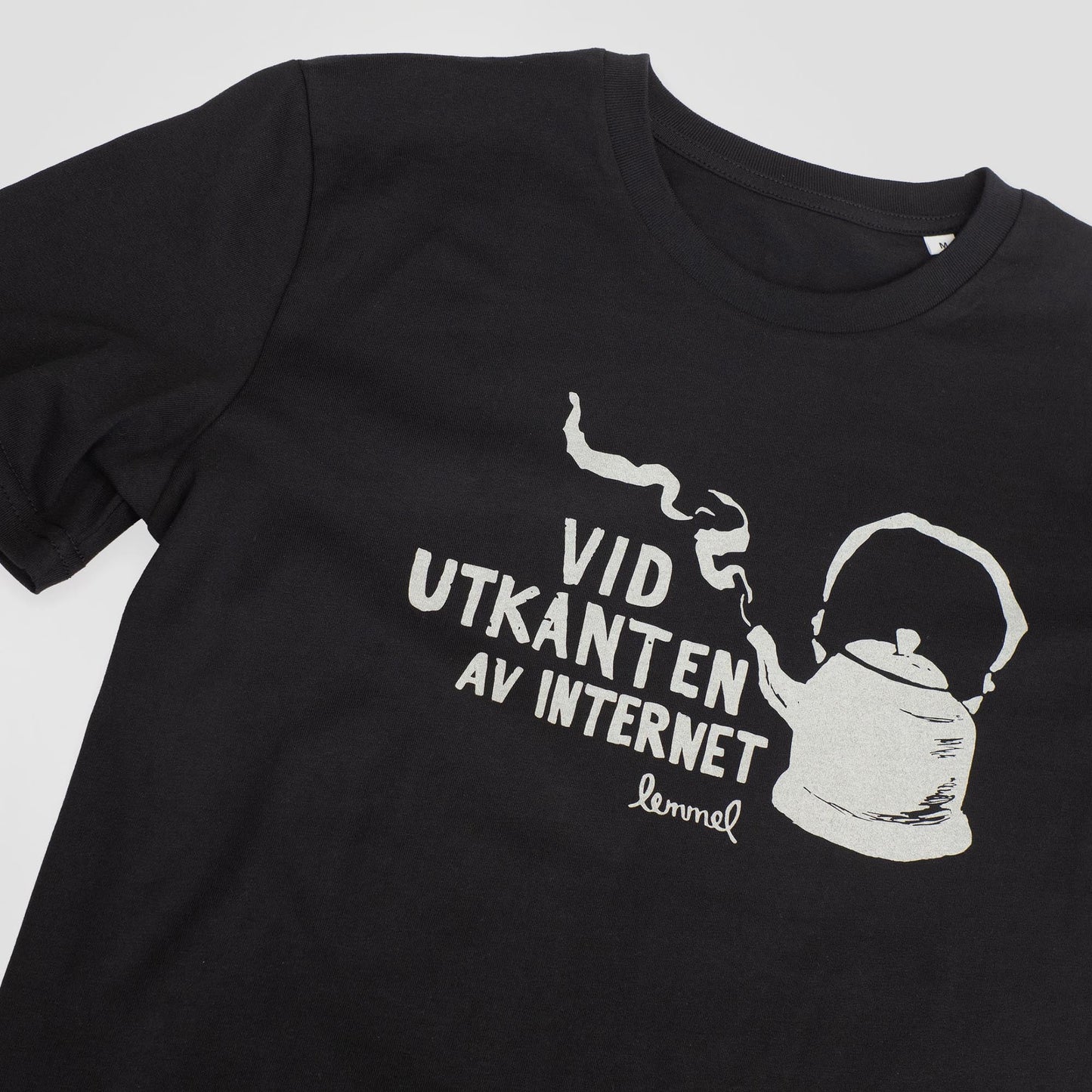 Vid Utkanten | Black