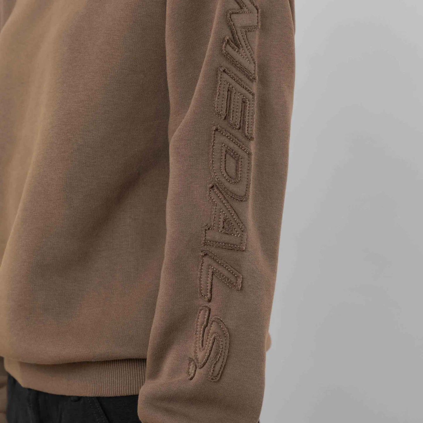 Incognito Crewneck | Brown