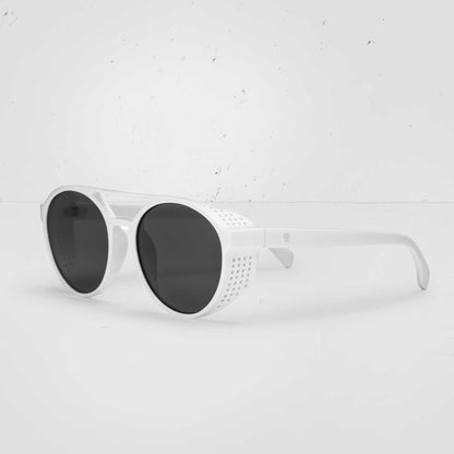 Rickard | White / Black