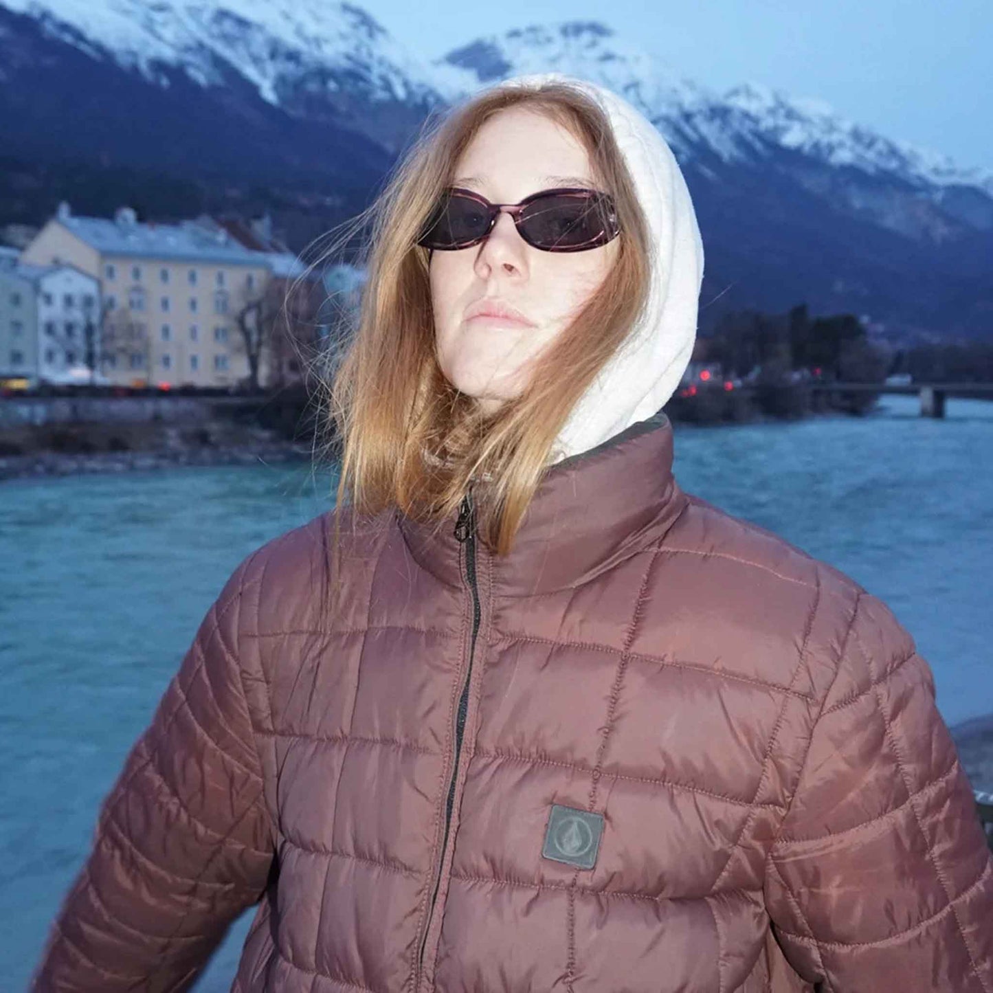 Alice | Grey Turtle / Black