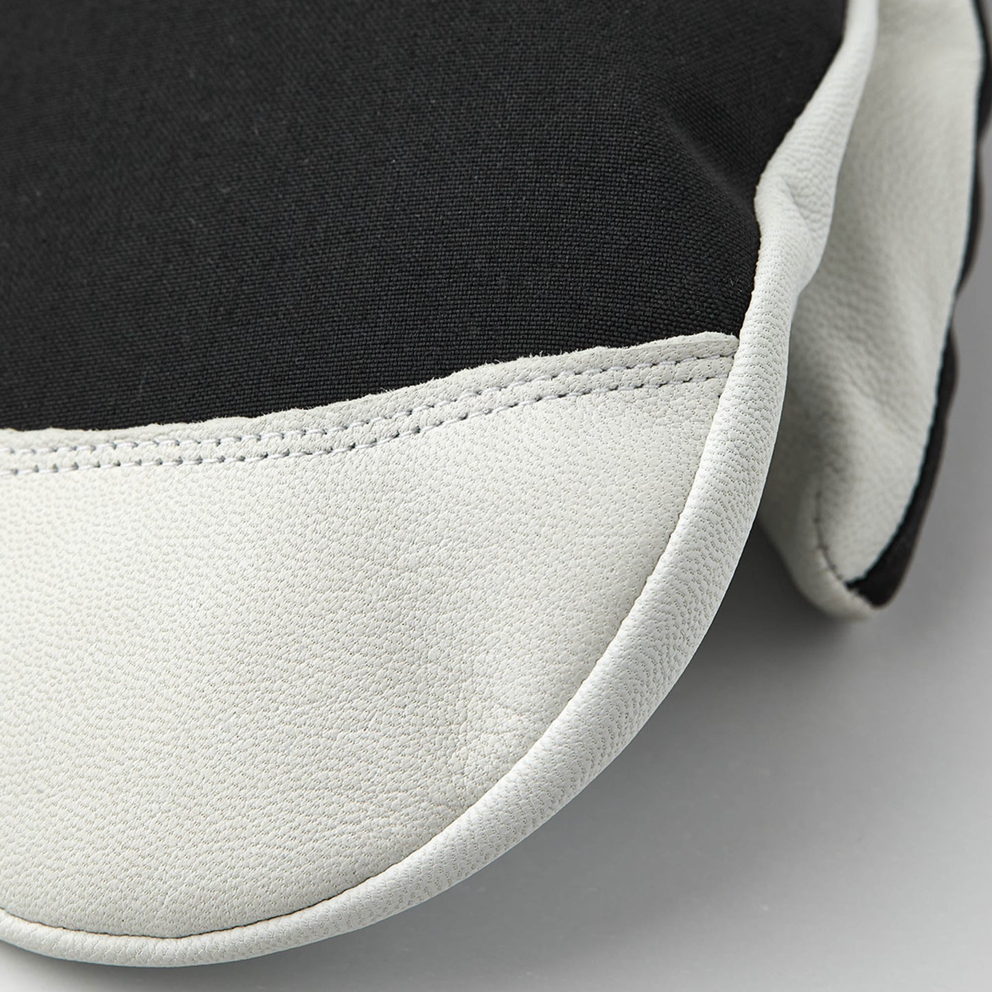 Kebnekaise Mountain Mitt | Svart