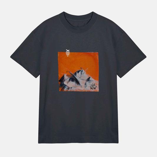 JW Röda Berg Boxy Tee | Svartgrå