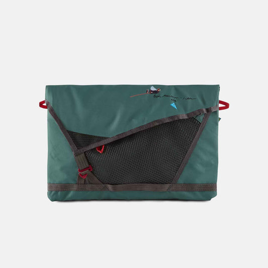 197 Retina Britta Small Laptop Sleeve | Deep Green