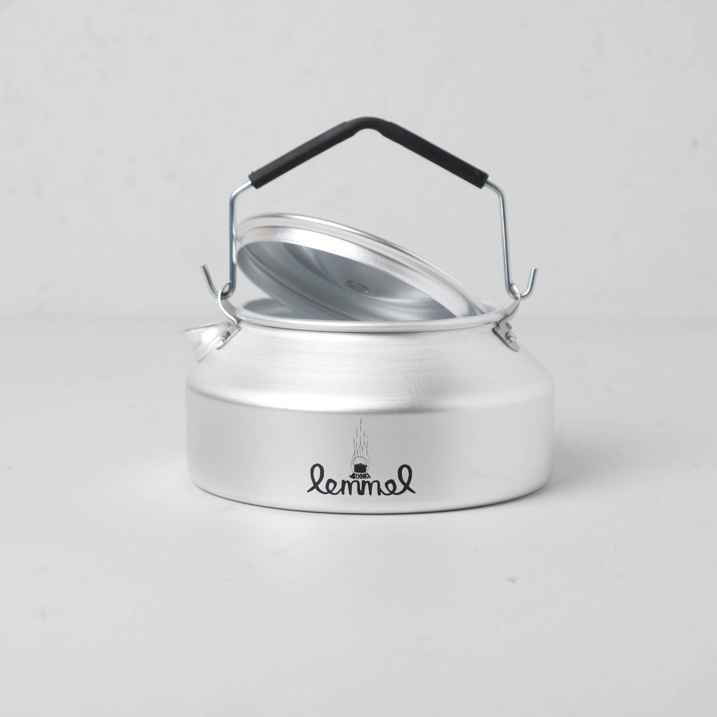 Kaffepanna i läderfodral