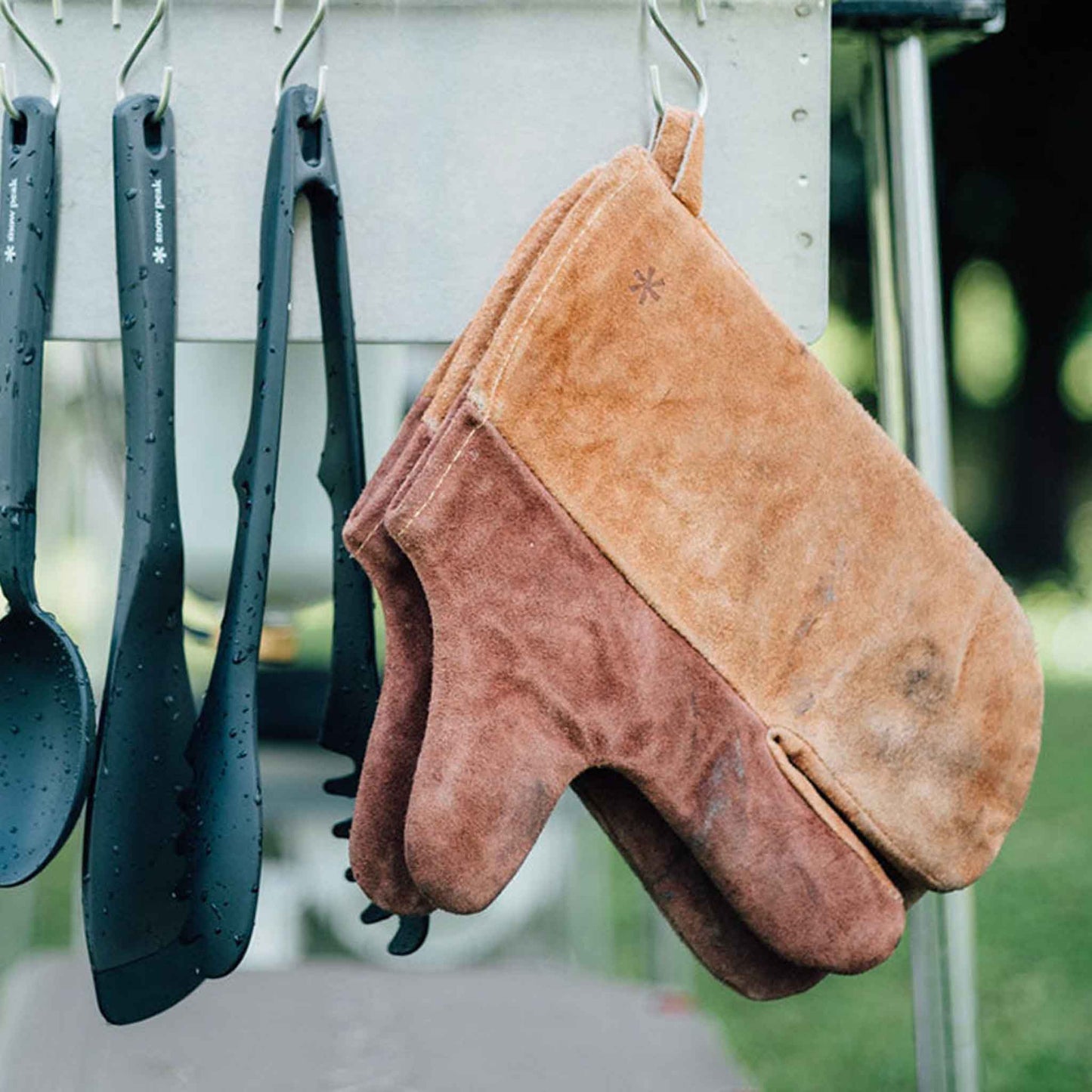 Campers Mittens