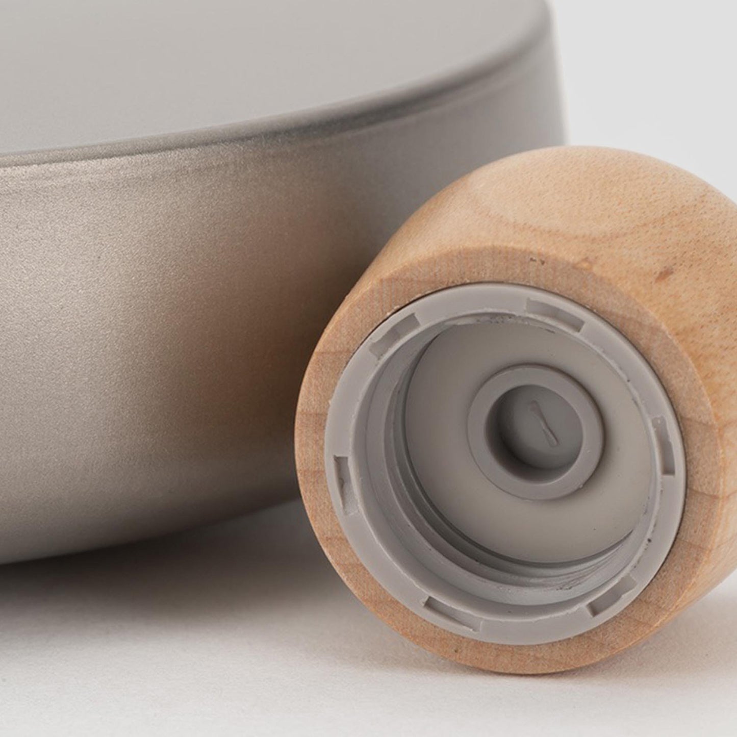 Round Titanium Flask in 150 ml