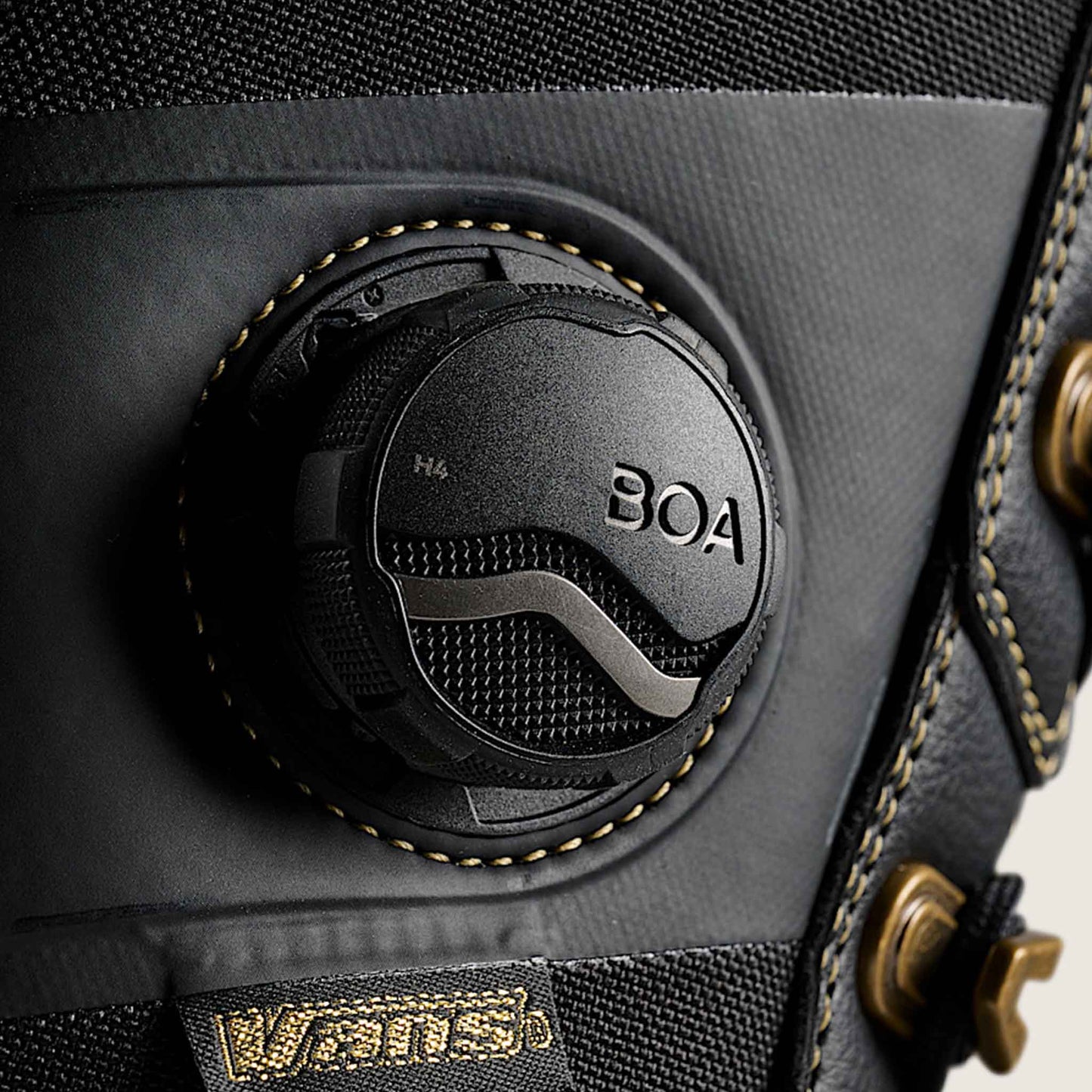 MN Invado Pro | Black/Gold